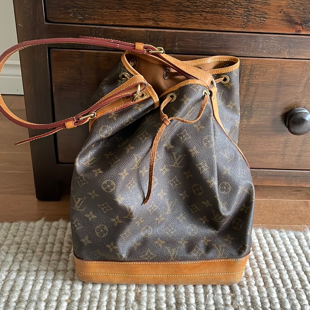 Authentic Louis Vuitton noe pm bucket